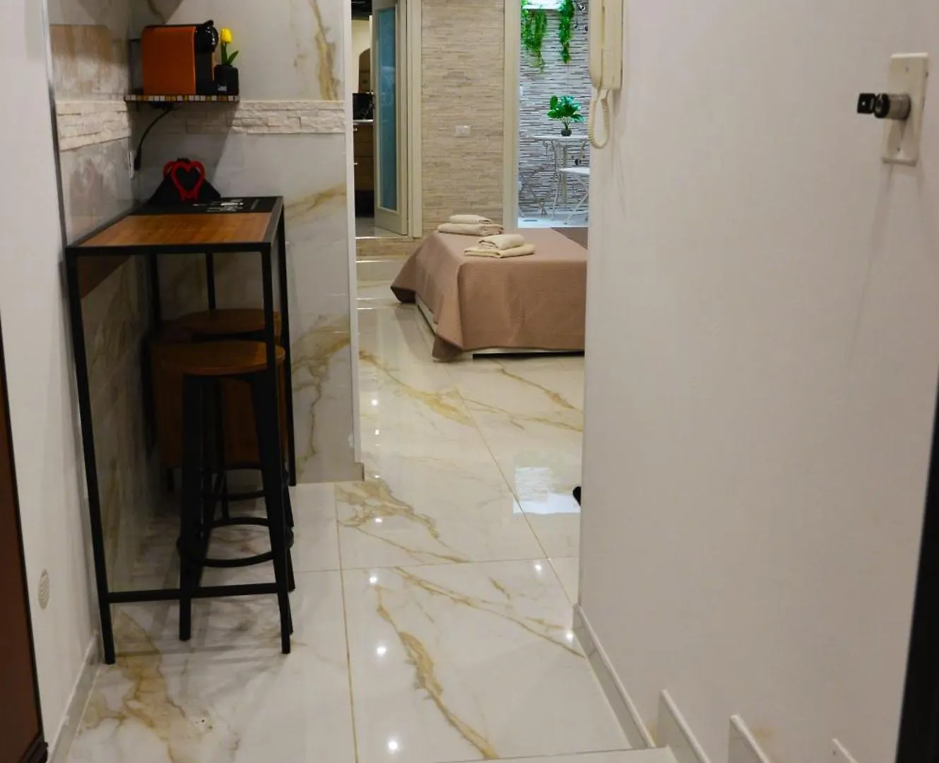 Domus Zeus Apartment Bari Italy