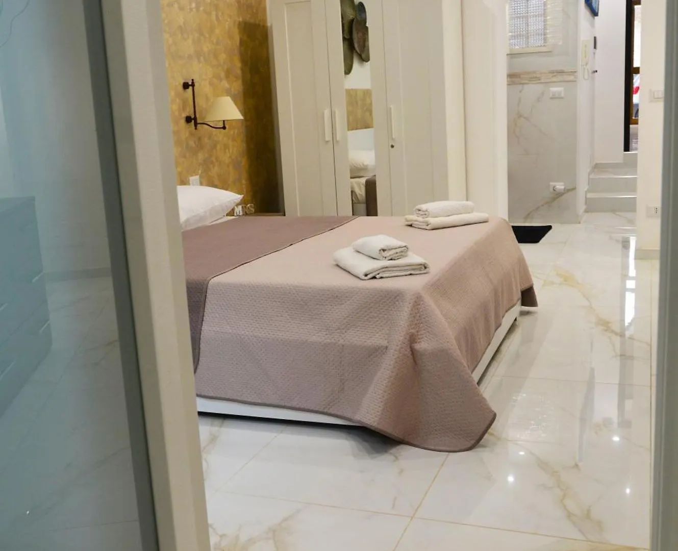 Domus Zeus Apartment Bari